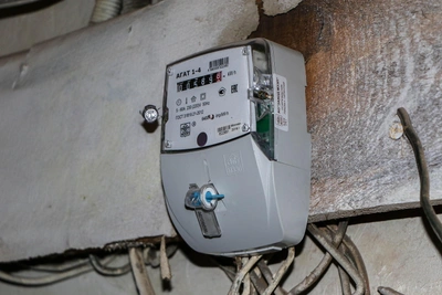 Женщина распылила спрей в лицо сотрудникам «ТНС Энерго»