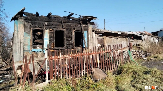 В пожаре погиб подросток | Источник: читатель E1.RU