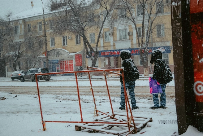 Ты можешь идти, можешь бежать, но снег всё равно засыплет тебя… | Источник: Юлия Воропаева