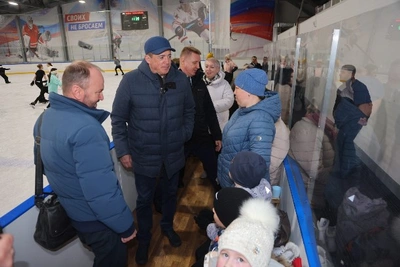 Фигурное катание в Макарове привлекло внимание губернатора