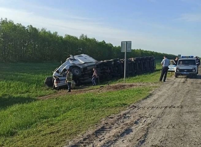 В Саратовской области большегруз раздавил «Ладу», погибли четыре человека | ya62.ru