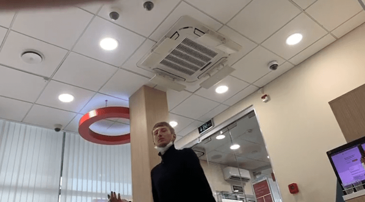 Захватчик заложников в банке в центре Москвы требовал встречи с Ольгой Бузовой