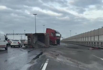 Кадр из видео в «Мегаполисе» | www.fontanka.ru