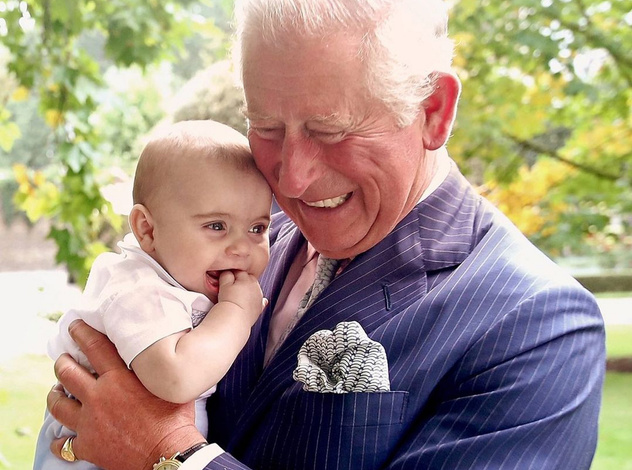 Самые трогательные фотографии королевских бабушек и дедушек с внуками