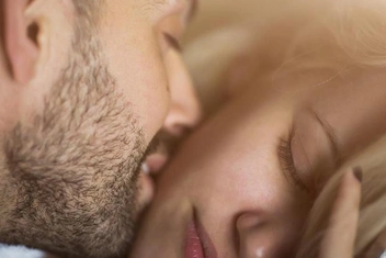 «Люблю мужа, а вот секс не люблю. Как заставить себя хотеть?»