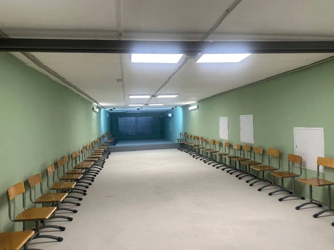 Чиновники в Кронштадте осмотрели школы и детсады, особенно их подвалы. Начинаются тренировки на случай атак БПЛА | Источник: администрация Кронштадтского района Санкт-Петербурга