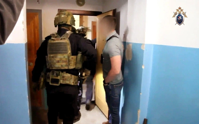 Обыски также прошли дома у участников группировки | Источник: СКР по Свердловской области