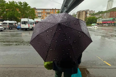 Автомобили утонули в подземном паркинге после ливня