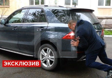 Челябинец вручную «перепарковал» внедорожник | ya62.ru