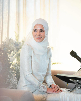 Восточная принцесса: как выглядит невеста принца Брунея — показываем фото роскошного платья