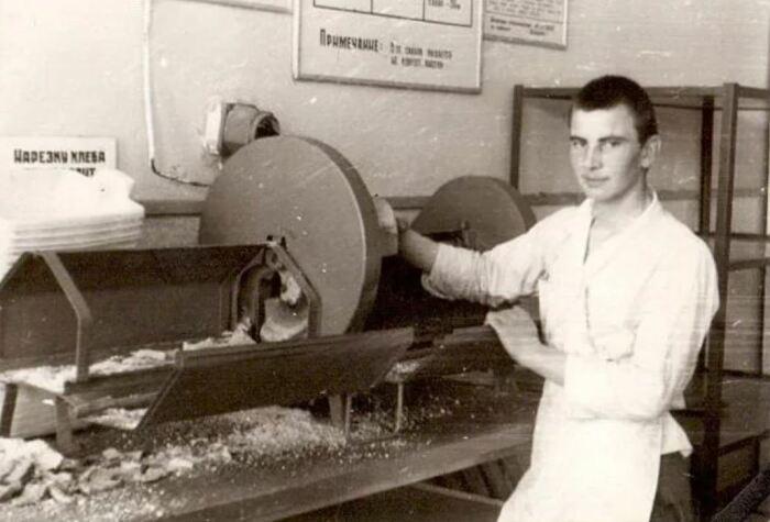 Народ тут вспоминает, каково было быть хлеборезом в Советской армии, и без слез это читать нельзя | Источник: соцсети