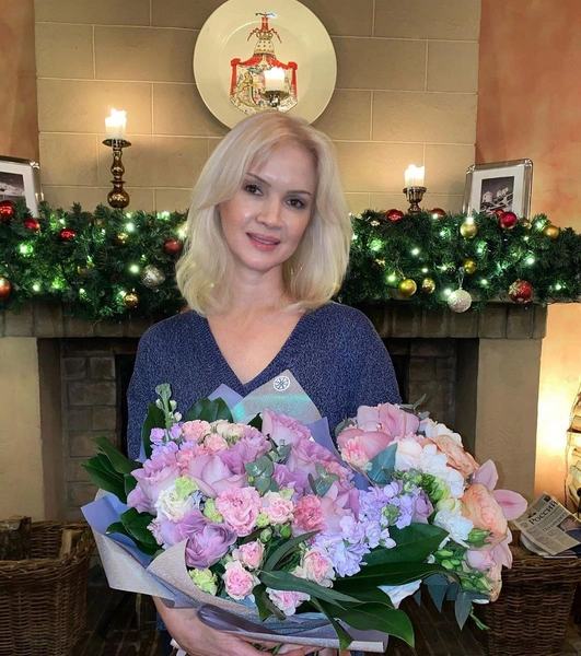 Елена Стебенева | www.starhit.ru