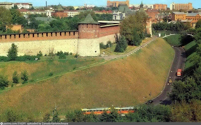 Вид на Кремль с Почаинской улицы, 1988–1989 | Источник: Е. Гаврилов / рastvu.com