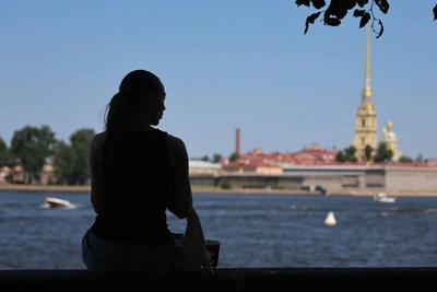 После дождей петербуржцы устремились на пляжи и набережные