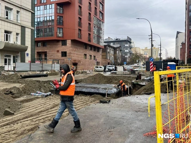 В мэрии начали бороться с нарушителями сроков благоустройства, но пока прецедентов ещё очень много | Источник: Настасья Медведева / NGS.RU
