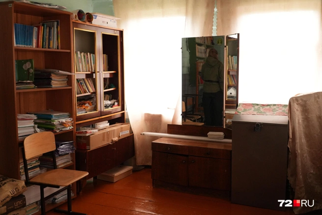 Несмотря на старость, вещи поддерживают в порядке — все выглядит аккуратно | Источник: Семен Громов / 72.RU