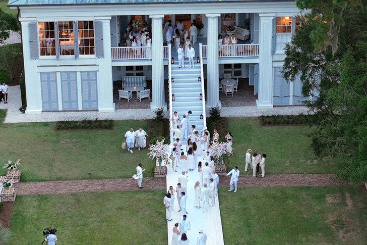 Платье принцессы и жених в белом: свадьба Бена Аффлека и Дженнифер Лопес все-таки состоялась — фото