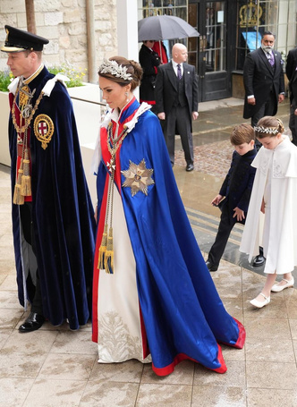 Кутюрье принцессы Уэльской: 20 самых стильных нарядов Кейт Миддлтон от Alexander McQueen, которые навсегда войдут в историю