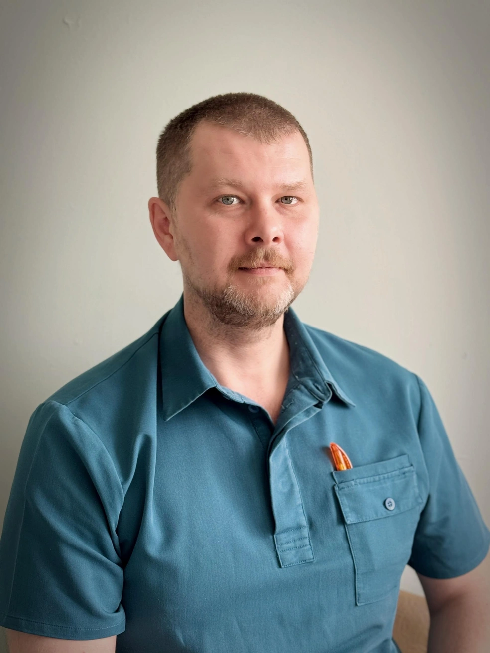 Травматолог высшей категории, заведующий отделением в больнице № 36. Любит мотоциклы и рок | Источник: Евгений Козлов