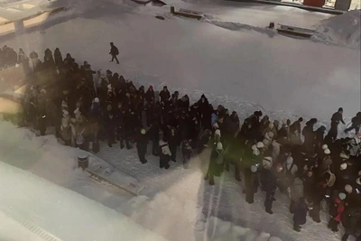 Усиленный досмотр создал очереди у школ Подмосковья