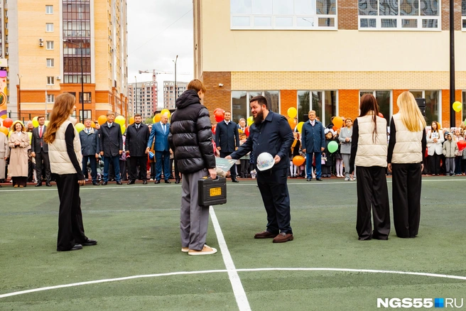 Школа получила подарок от застройщика | Источник: Кирилл Башинский / NGS55.RU