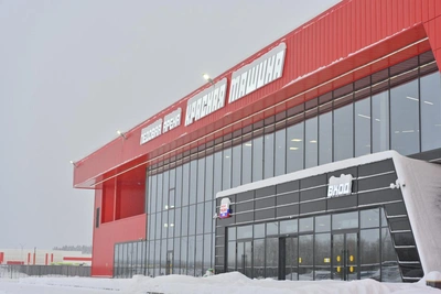 Спортивная арена с двумя полями и керлингом достроена в Ива