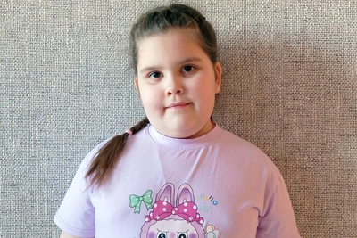 Семилетней Лизе нужна помощь в борьбе с опухолью мозга