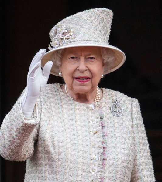 Неожиданное появление Меган Маркл и светский дебют принца Луи: чем запомнился парад в честь дня рождения Елизаветы II