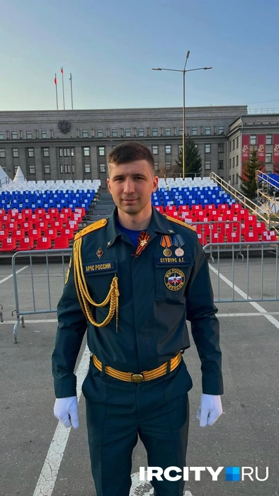 «Не страшно заходить в горящий дом, страшно видеть последствия». Пожарный из Иркутска ведет блог о своей жизни и работе | Источник: Артур Ступурс