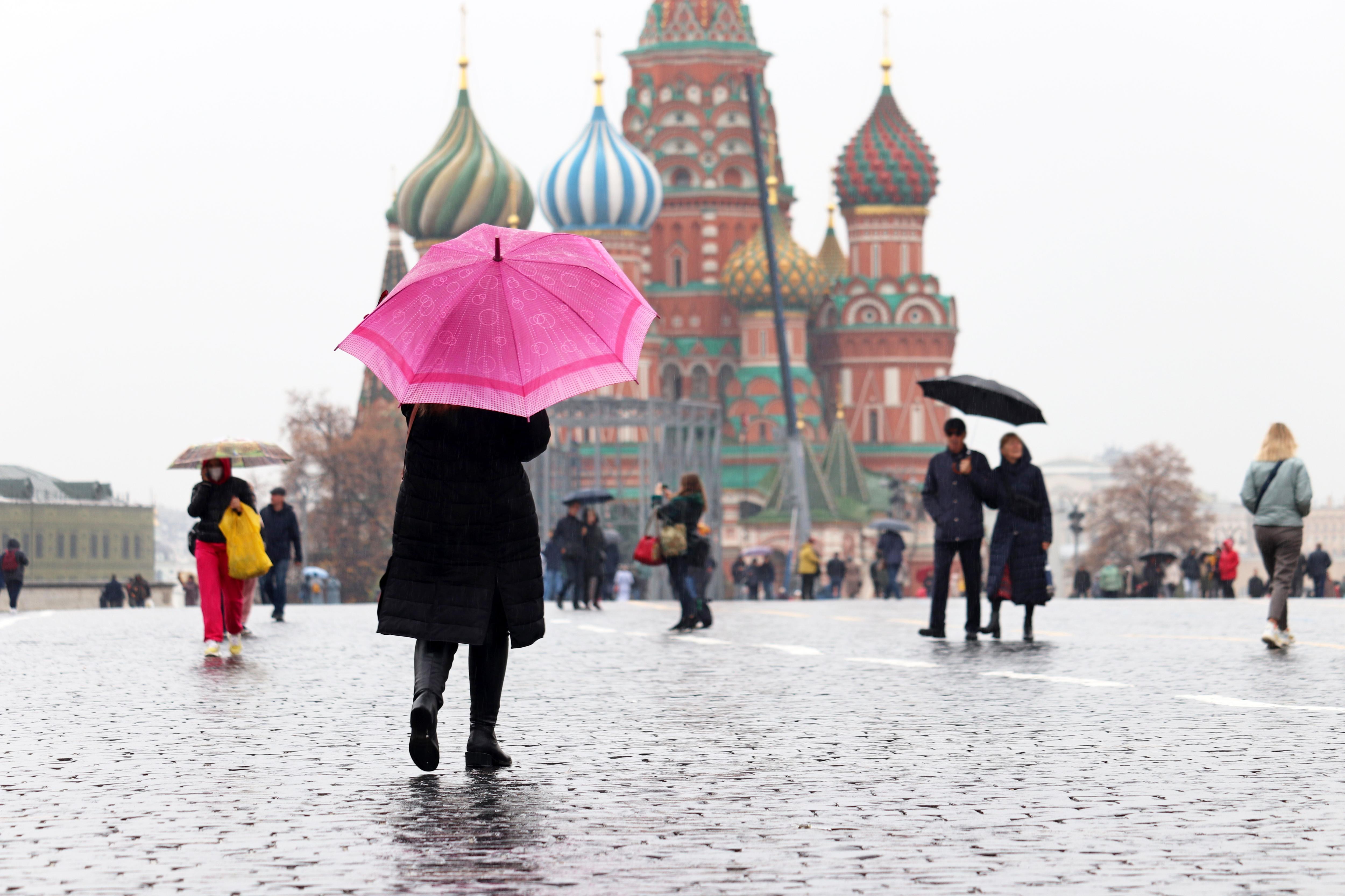Будет ли сегодня дождь в москве. Дождь в Москве. Снег в Москве. Москва осень дождь. Москва дождь зимой.
