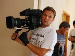 Бросил окурок в лицо, вонзил нож в грудь: кадры последних минут жизни оператора Сергея Политика