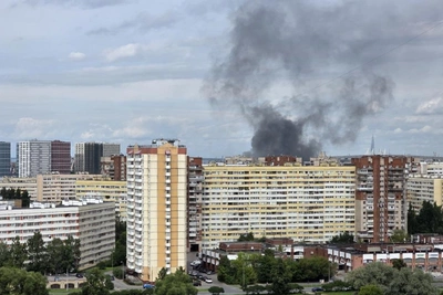 Очевидцы сообщили о столбе дыма на юго-западе Петербурга