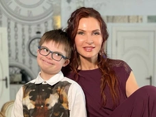 Эвелина Бледанс о будущем сына: «Учу Сему массажу, чтобы сам мог зарабатывать на хлеб»