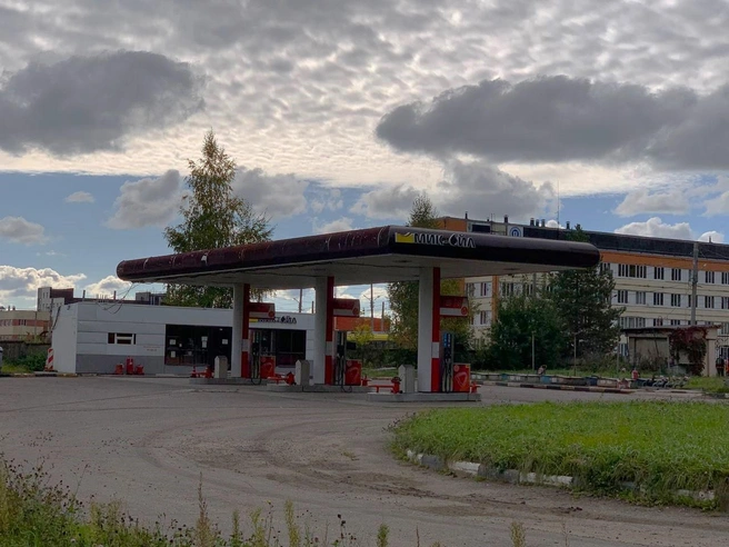 Частная АЗС закрыта, бензина в наличии нет | Источник: Алёна Троицкая / 76.RU
