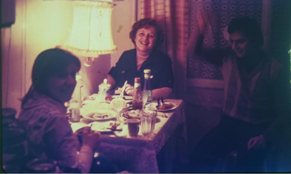 Кухня как советский феномен: почему мы до сих пор сидим с друзьями там, а не в комнате