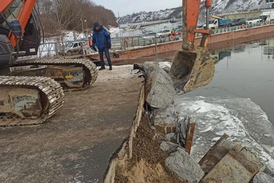 Начат ремонт моста в Павлове, пострадавшего от ледохода
