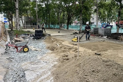 Сквер на Советской и «Пять углов» благоустраивают в Корсакове