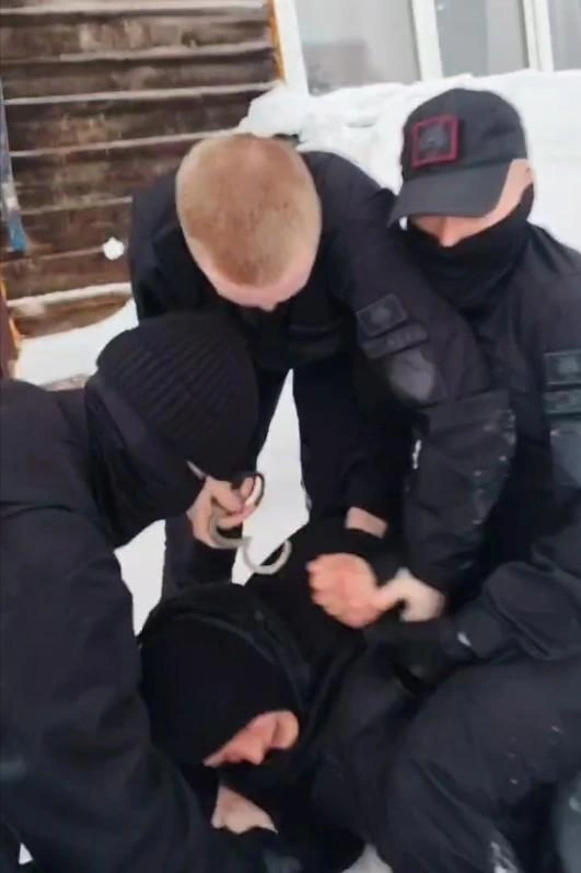Предполагаемого стрелка поймали через неделю после ночного дебоша, причем сделали это сами «гвардейцы» | Источник: АБ «Гвардия»
