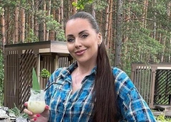 «Показали, чего я стою»: похорошевшая Рапунцель благодарит за трудности в ответ на фото Дмитренко с пассией