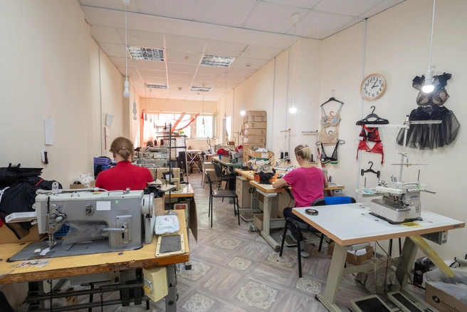 Небольшие предприятия, малый бизнес, первыми попадут под удар | Источник: Алексей Середенин / E1.RU