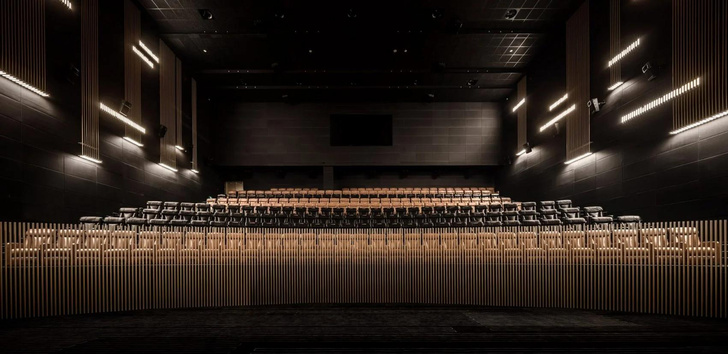 Кинотеатр в Шанхае, вдохновленный музыкальными струнами