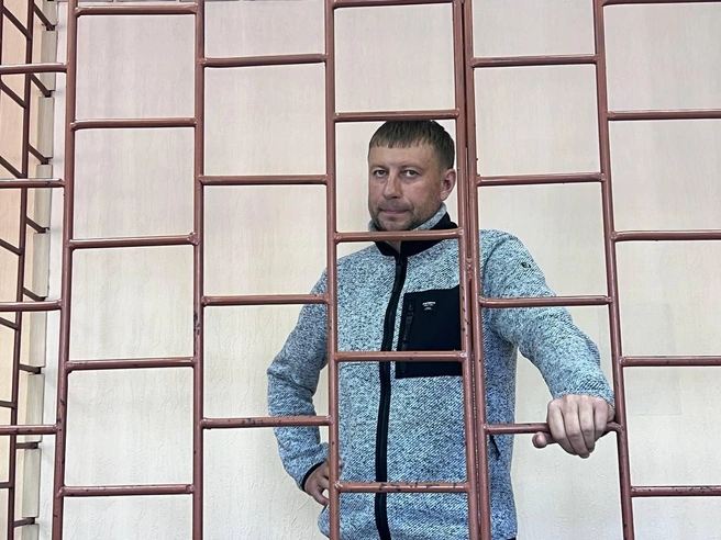 Александр Новиков тоже не признает вину, но подробнее раскрыть его позицию сложно | Источник: Анна Скок / NGS.ru