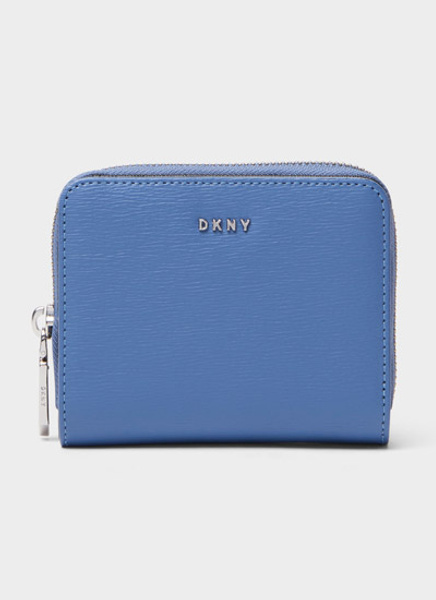 Кожаный кошелек DKNY, 8990 руб.