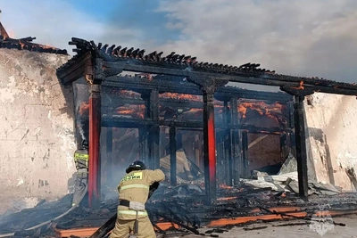 В Туве тушат пожар в монастыре «Устуу-Хурээ»