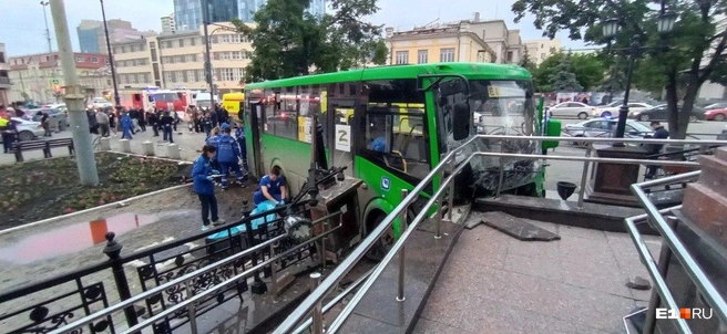 Авария у храма будет иметь серьезные последствия для всей сферы пассажирских перевозок Екатеринбурга | Источник: Дарья Манохина / E1.RU