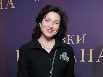 Хмельницкая похвалилась кольцом, Лютаева вышла с сыном-красавцем: премьера фильма «Сказки Гофмана»