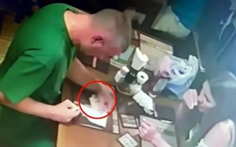 «Деньги просто выпали»: как россияне попытались обмануть тайский ресторан, но ничего не вышло