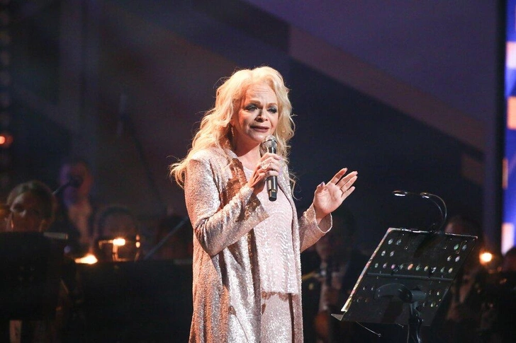 Лариса Долина | www.starhit.ru