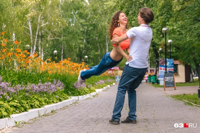 На быстрых свиданиях девушке хотелось найти кого-то легкого на подъем  | Источник: Роман Данилкин / 63.RU