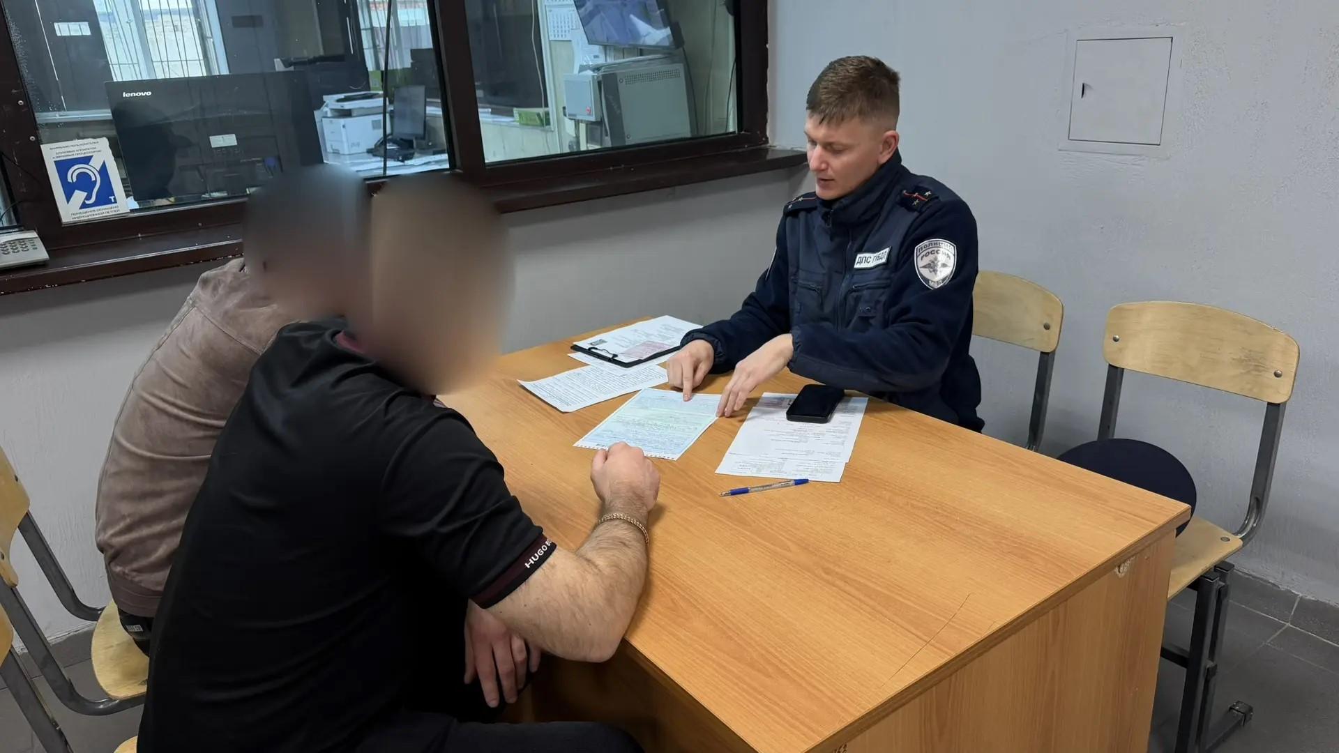 В Челябинске нашли водителей, запускавших салют из машин на дороге